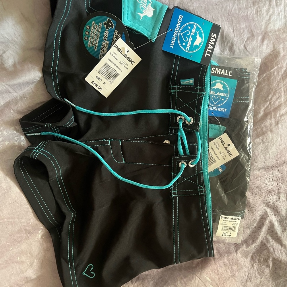 Pelagic women’s board shorts Sz SM
